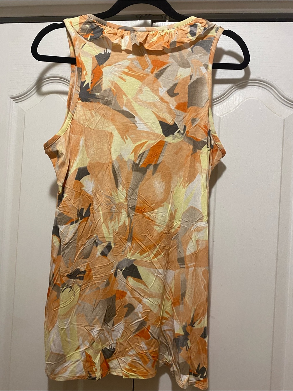Apostrophe Peach Floral Ruffle Tank - Picture 3 of 3